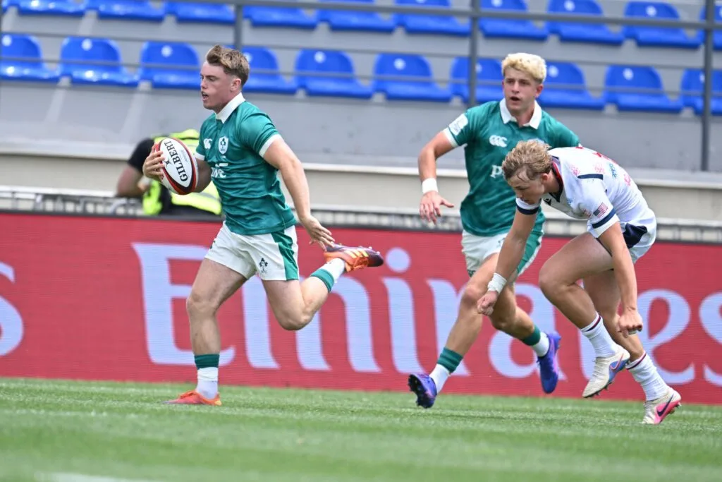 Ireland attacks against USA during the World Rugby U20 Championship.